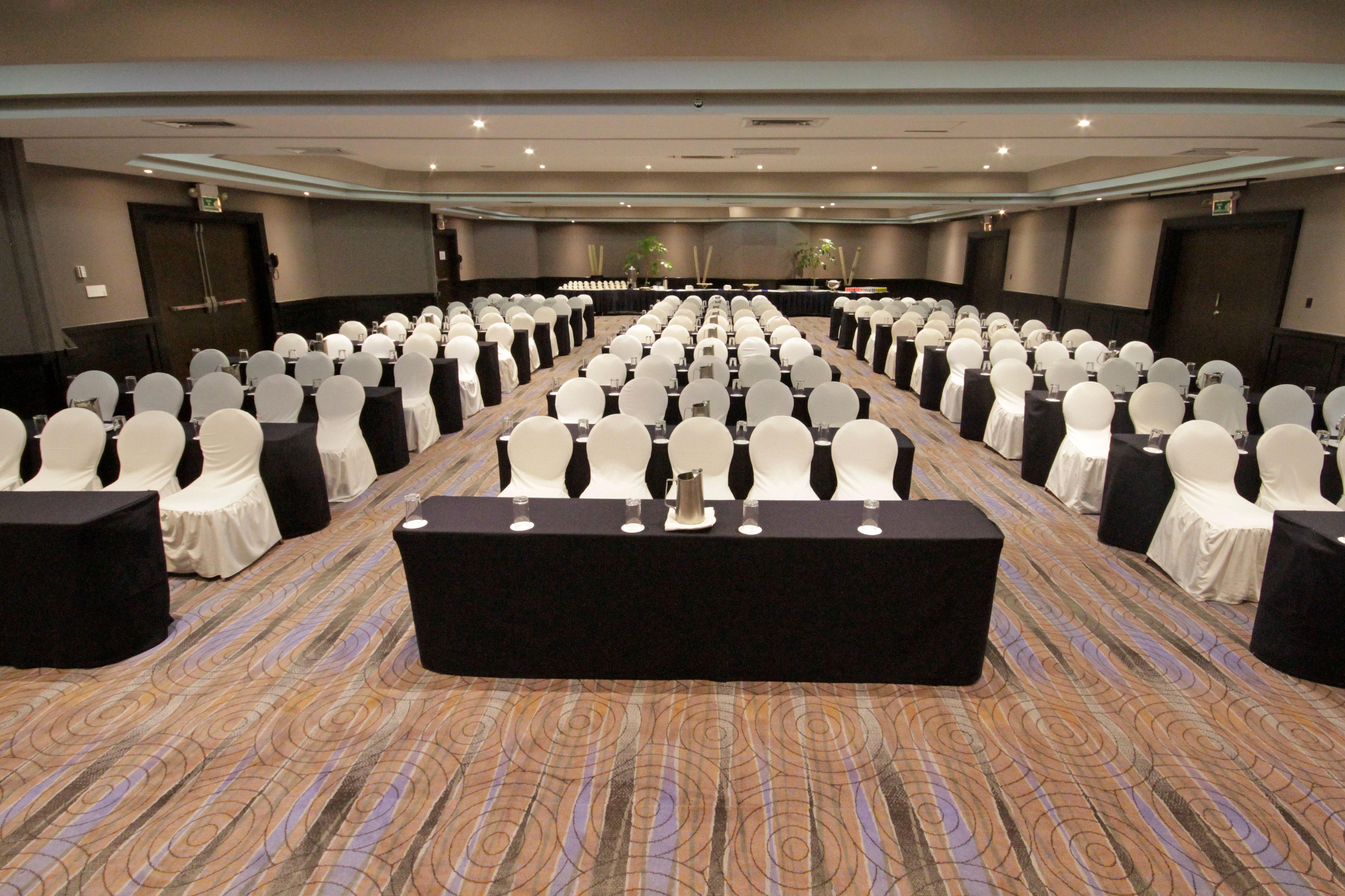 Presidente Intercontinental Guadalajara By Ihg Hotel Запопан Екстериор снимка
