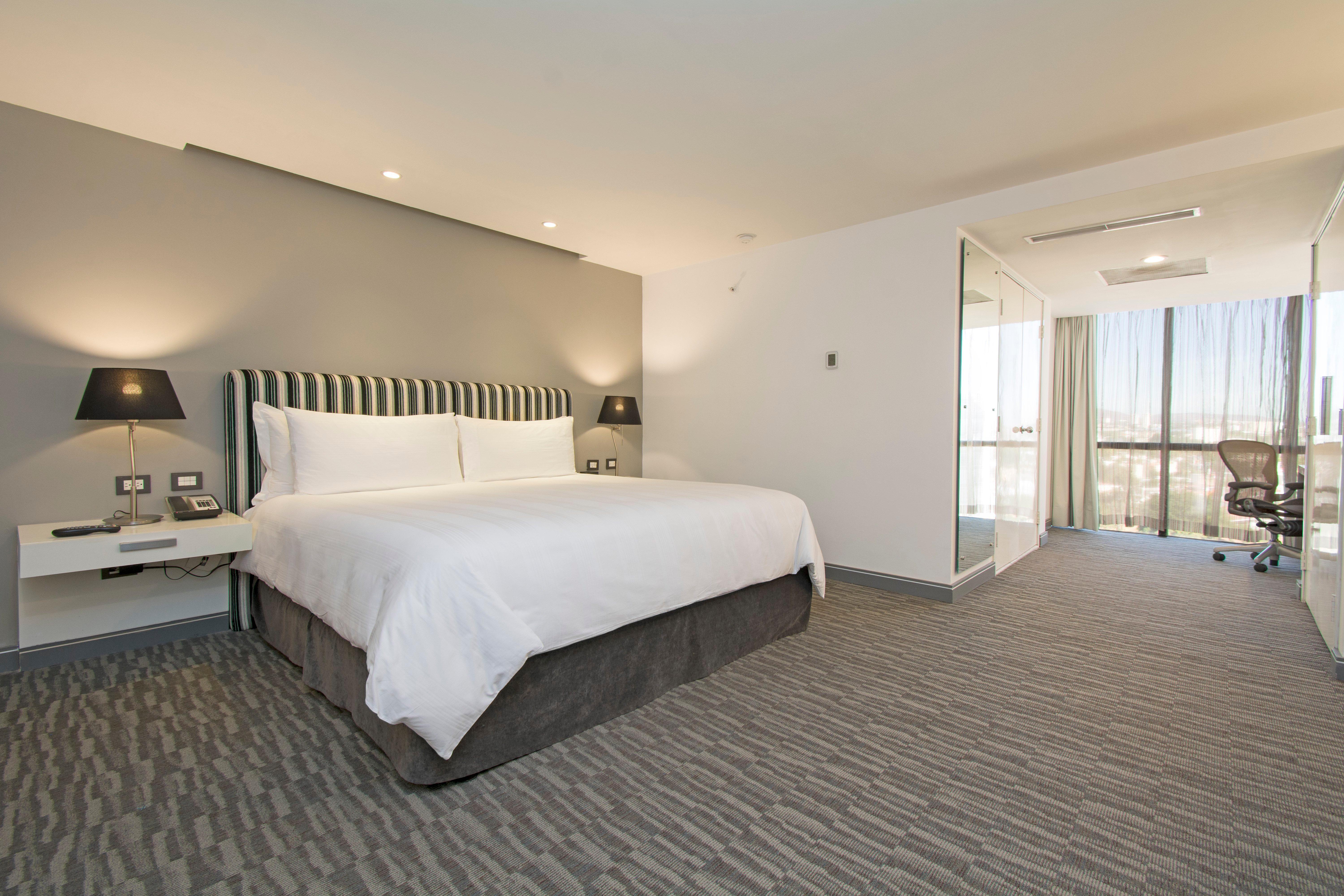 Presidente Intercontinental Guadalajara By Ihg Hotel Запопан Екстериор снимка